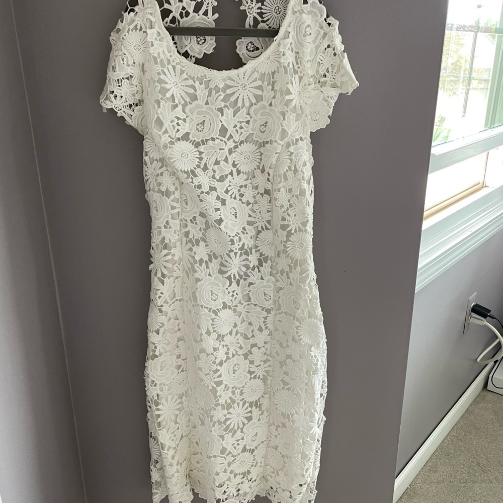 Lulu’s lace midi dress